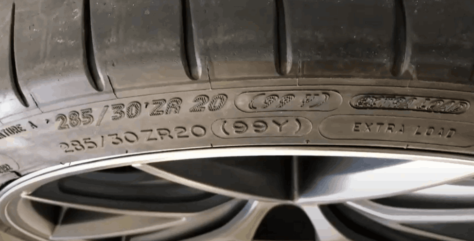 Felgenschutz vom Reifen beschaedigt